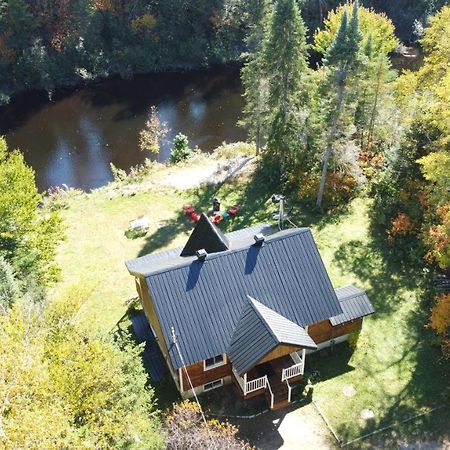 Chalet Riviere - Bord De Riviere - Romantique 상트-알렉시-데-몽 외부 사진