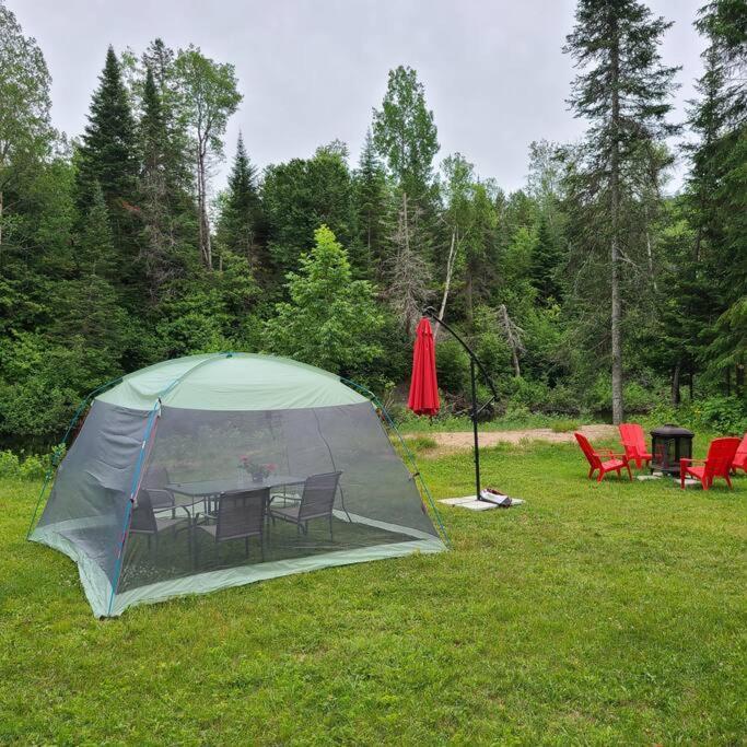 Chalet Riviere - Bord De Riviere - Romantique 상트-알렉시-데-몽 외부 사진
