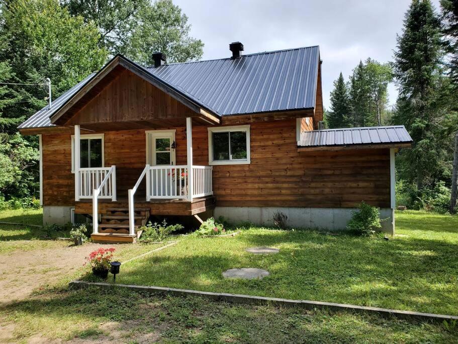 Chalet Riviere - Bord De Riviere - Romantique 상트-알렉시-데-몽 외부 사진