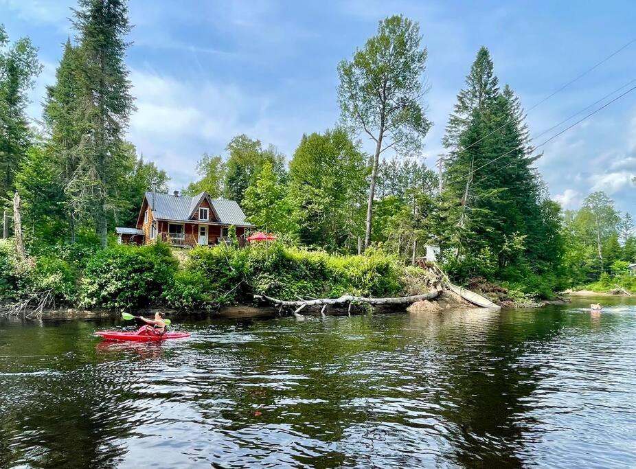 Chalet Riviere - Bord De Riviere - Romantique 상트-알렉시-데-몽 외부 사진