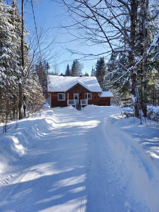 Chalet Riviere - Bord De Riviere - Romantique 상트-알렉시-데-몽 외부 사진